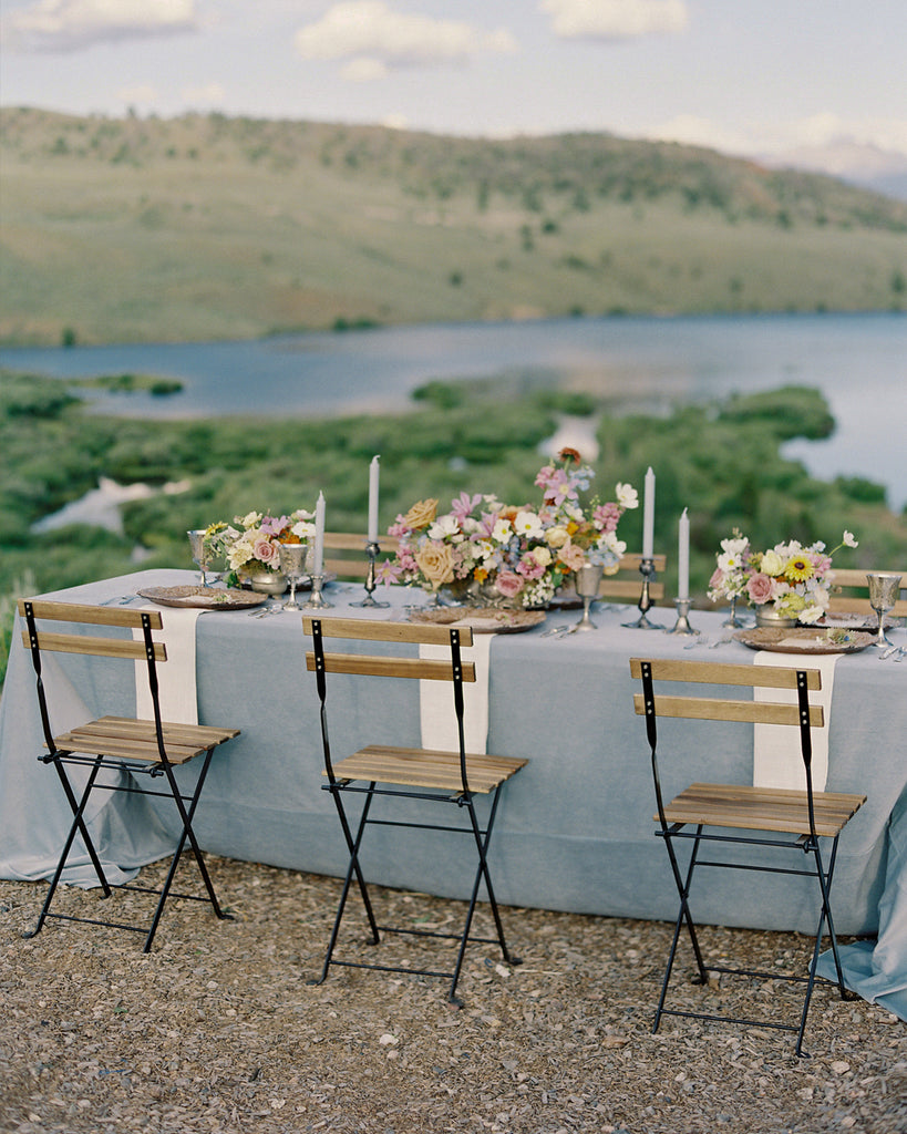 Lakeside Weddings: Embracing Nature's Romance