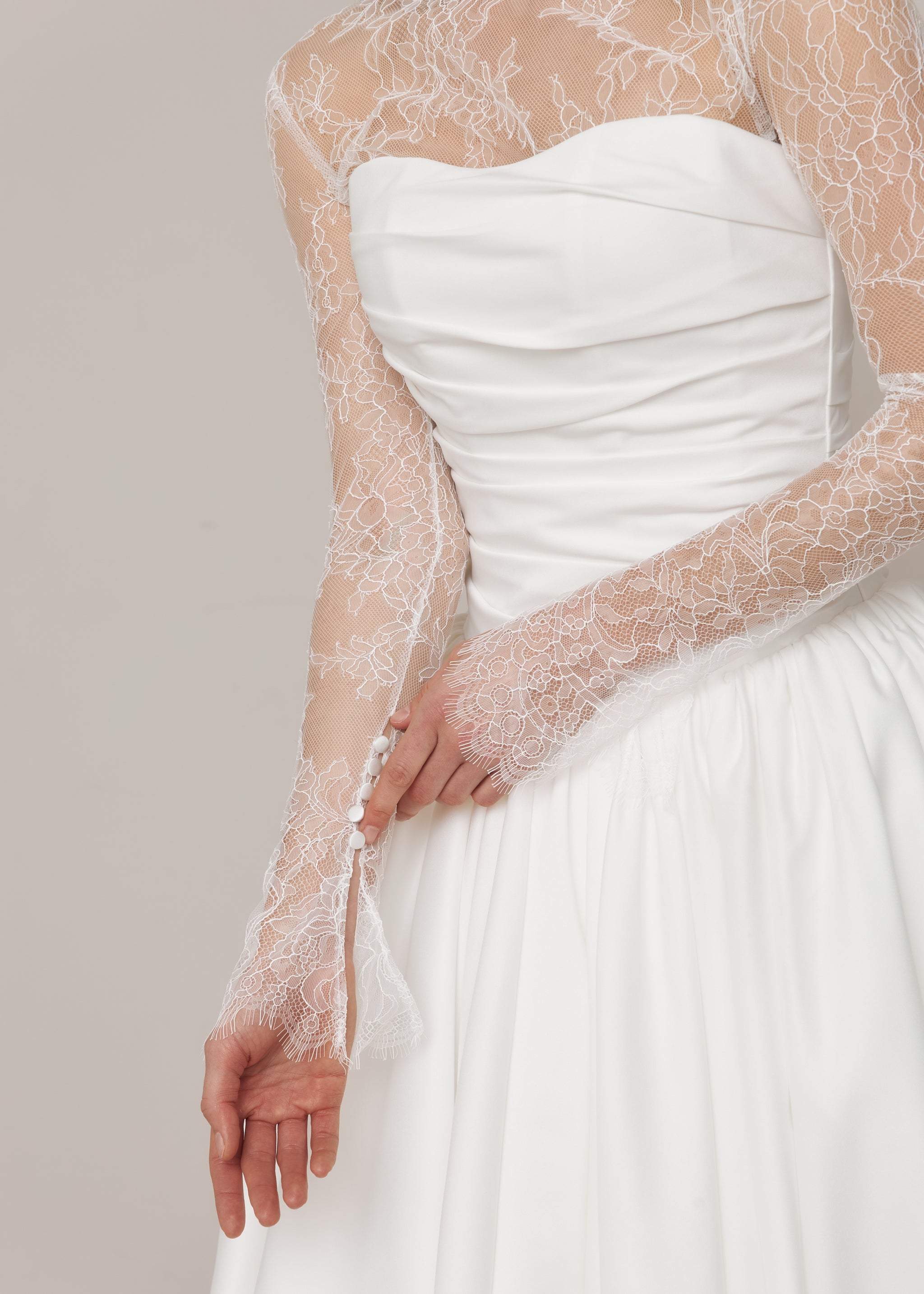 Satin Wedding Dress & Lace Bolero, Vera Dress Off-white / 18