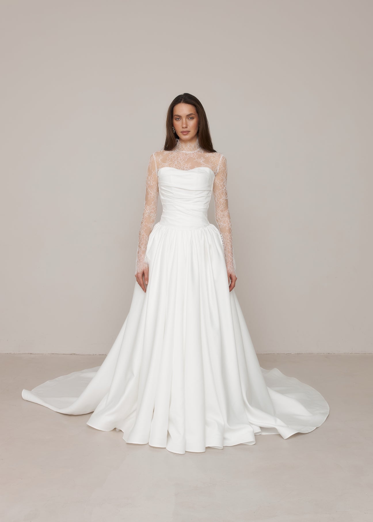 Satin Wedding Dress & Lace Bolero, Vera Dress Off-white / 18