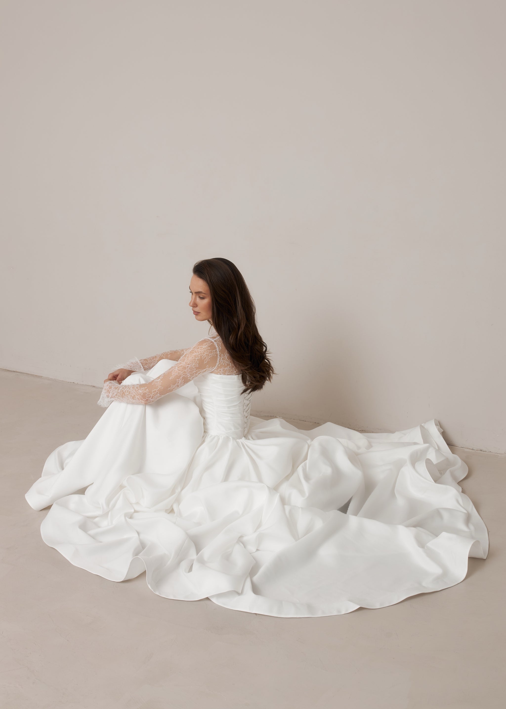 Satin Wedding Dress & Lace Bolero, Vera Dress Off-white / 18