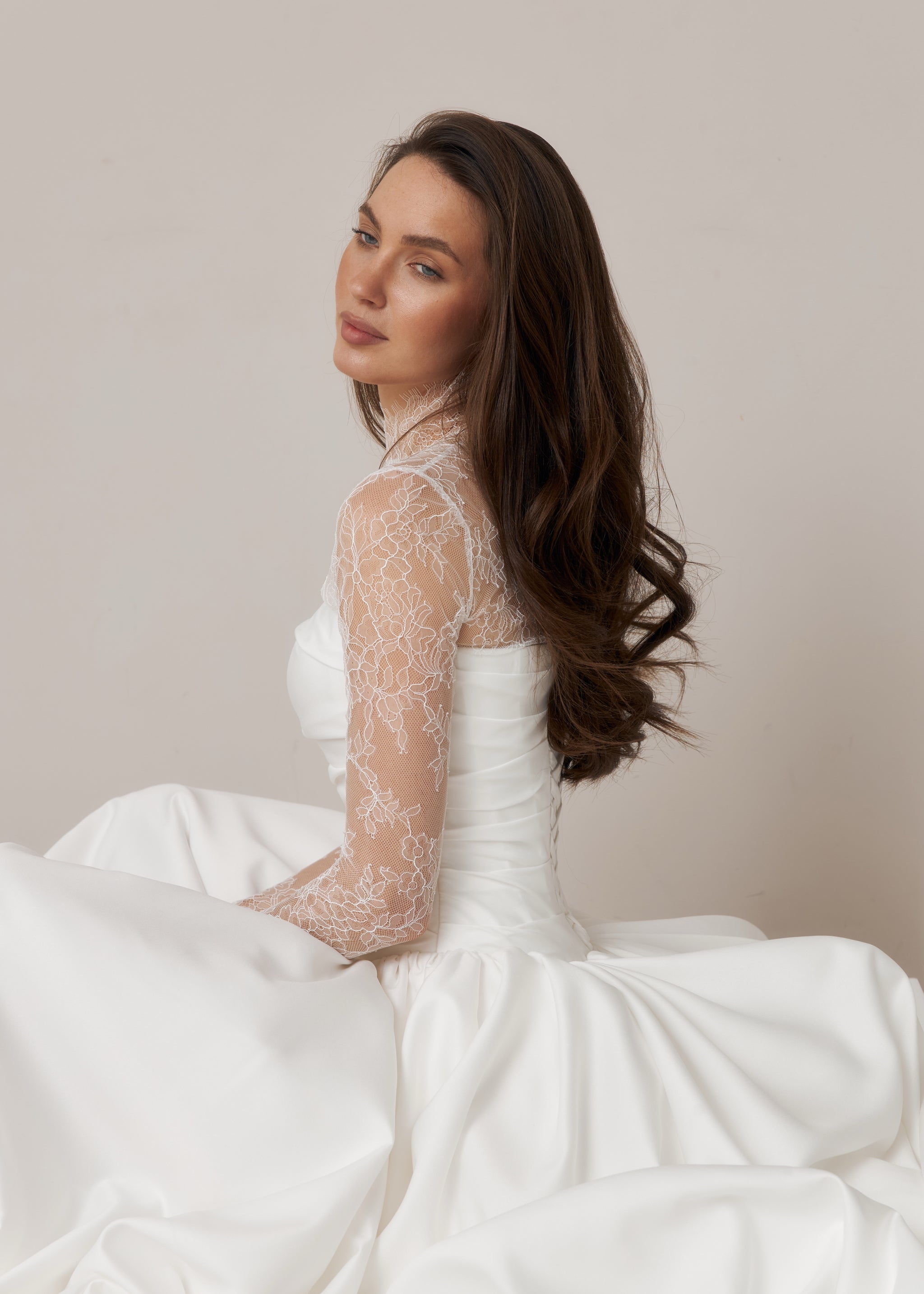 Satin Wedding Dress & Lace Bolero, Vera Dress Off-white / 18