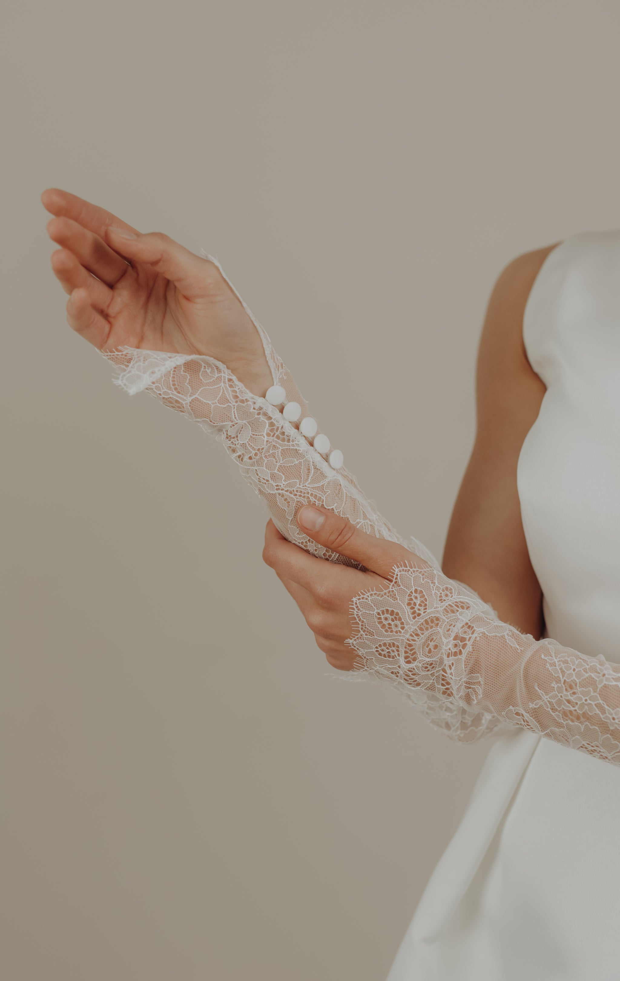 long gloves wedding dress Liora Wedding Gloves 19 inches Opera-length / Off-white