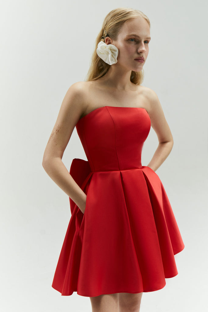 Emily dress with bow, Red Dress with maxi bow in black, Elopement dress,  Dress with big bow on back, Dramatic Bow at lower back
